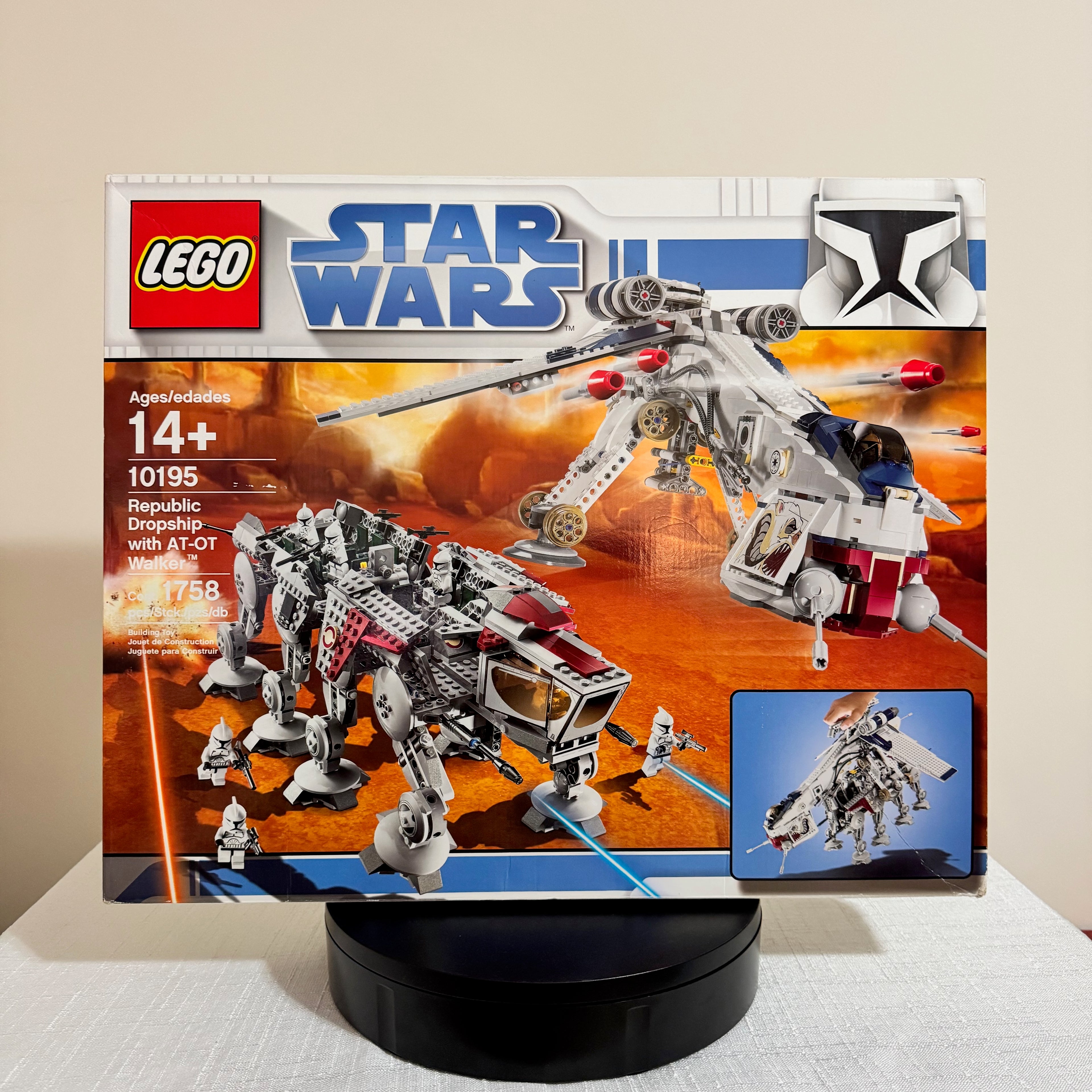 10195 (NISB) LEGO Star Wars The Clone Wars Republic Dropship with AT-OT Walker