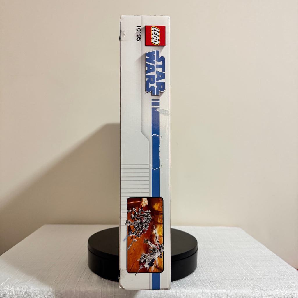 10195 (NISB) LEGO Star Wars The Clone Wars Republic Dropship with AT-OT Walker