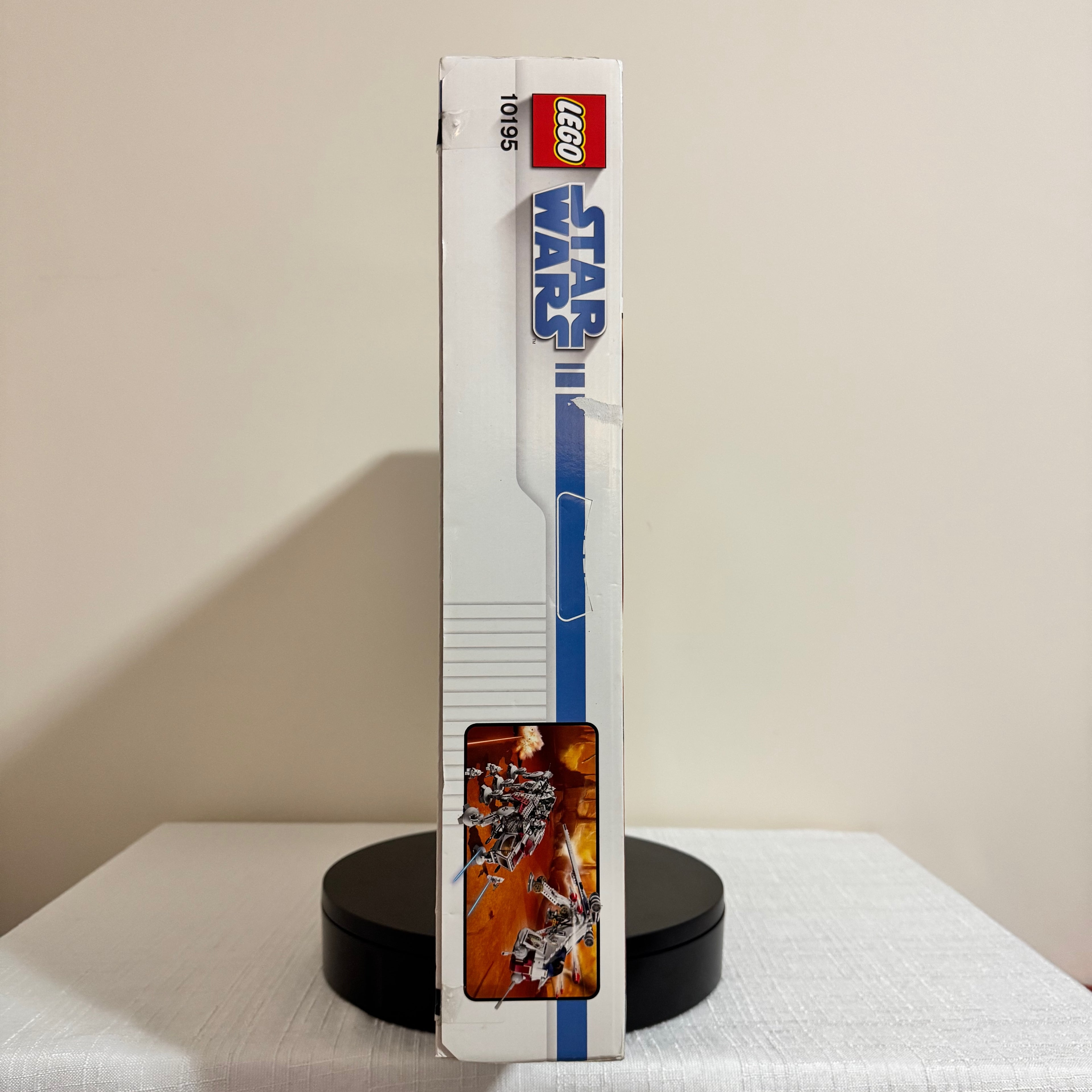 10195 (NISB) LEGO Star Wars The Clone Wars Republic Dropship with AT-OT Walker