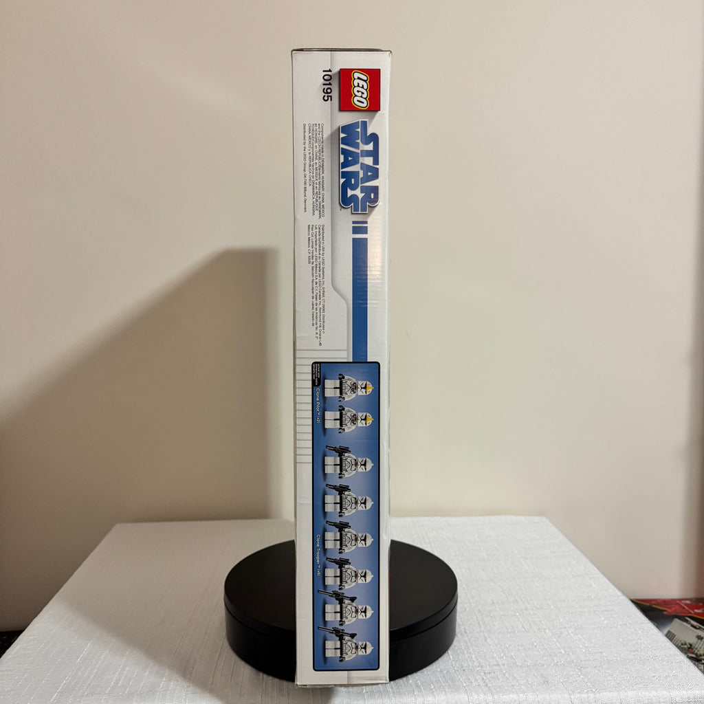 10195 (NISB) LEGO Star Wars The Clone Wars Republic Dropship with AT-OT Walker