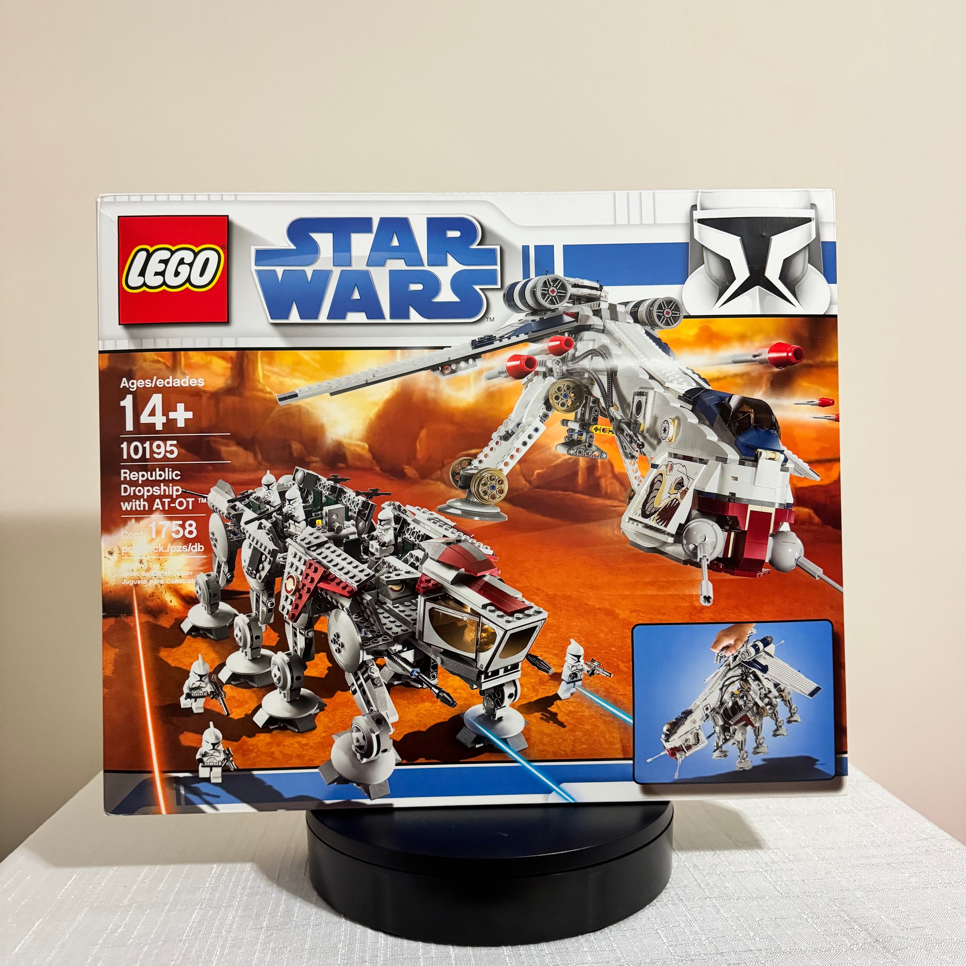 10195 (NISB) LEGO Star Wars The Clone Wars Republic Dropship with AT-OT Walker
