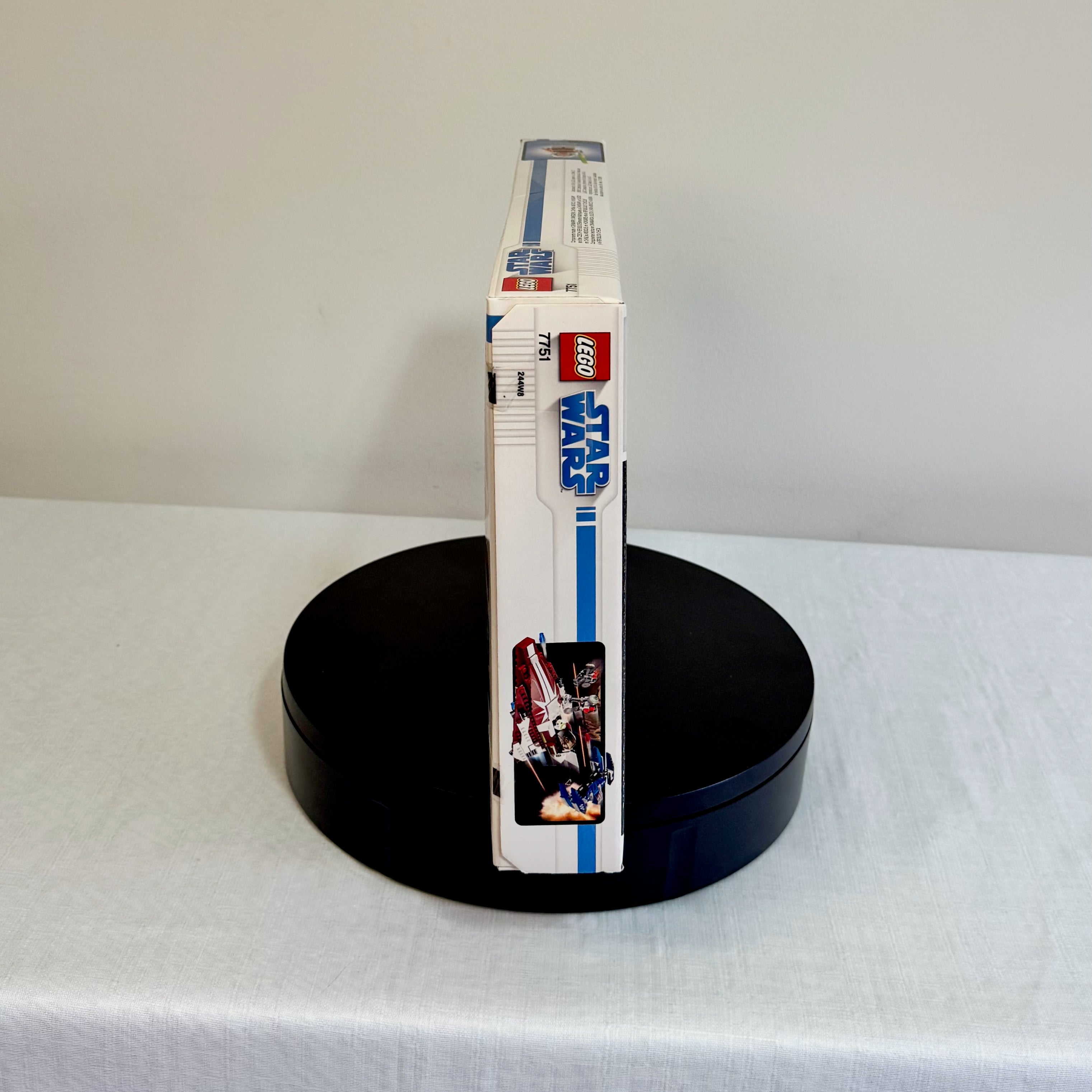 7751 (NISB) LEGO Star Wars The Clone Wars Ahsoka's Starfighter and Droids