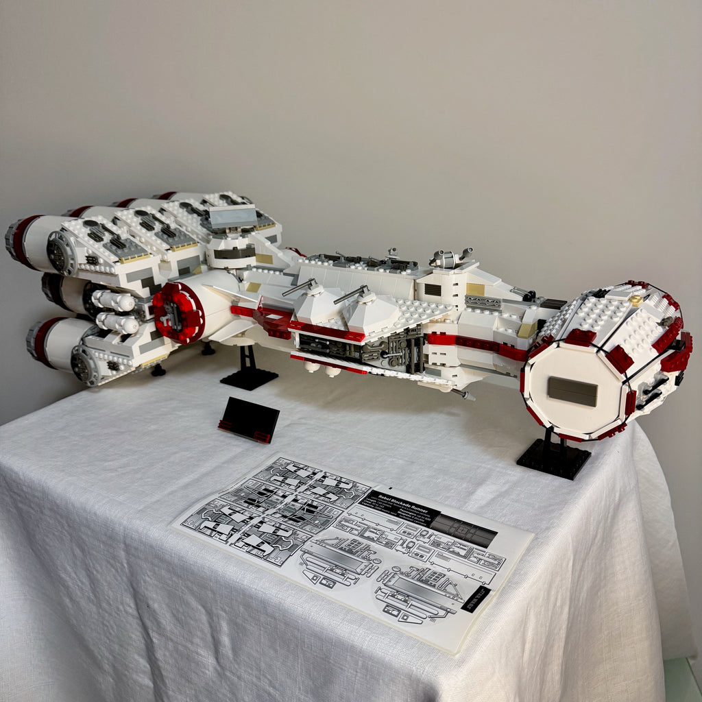 10019 (Used 100% Complete) LEGO Star Wars UCS Rebel Blockade Runner