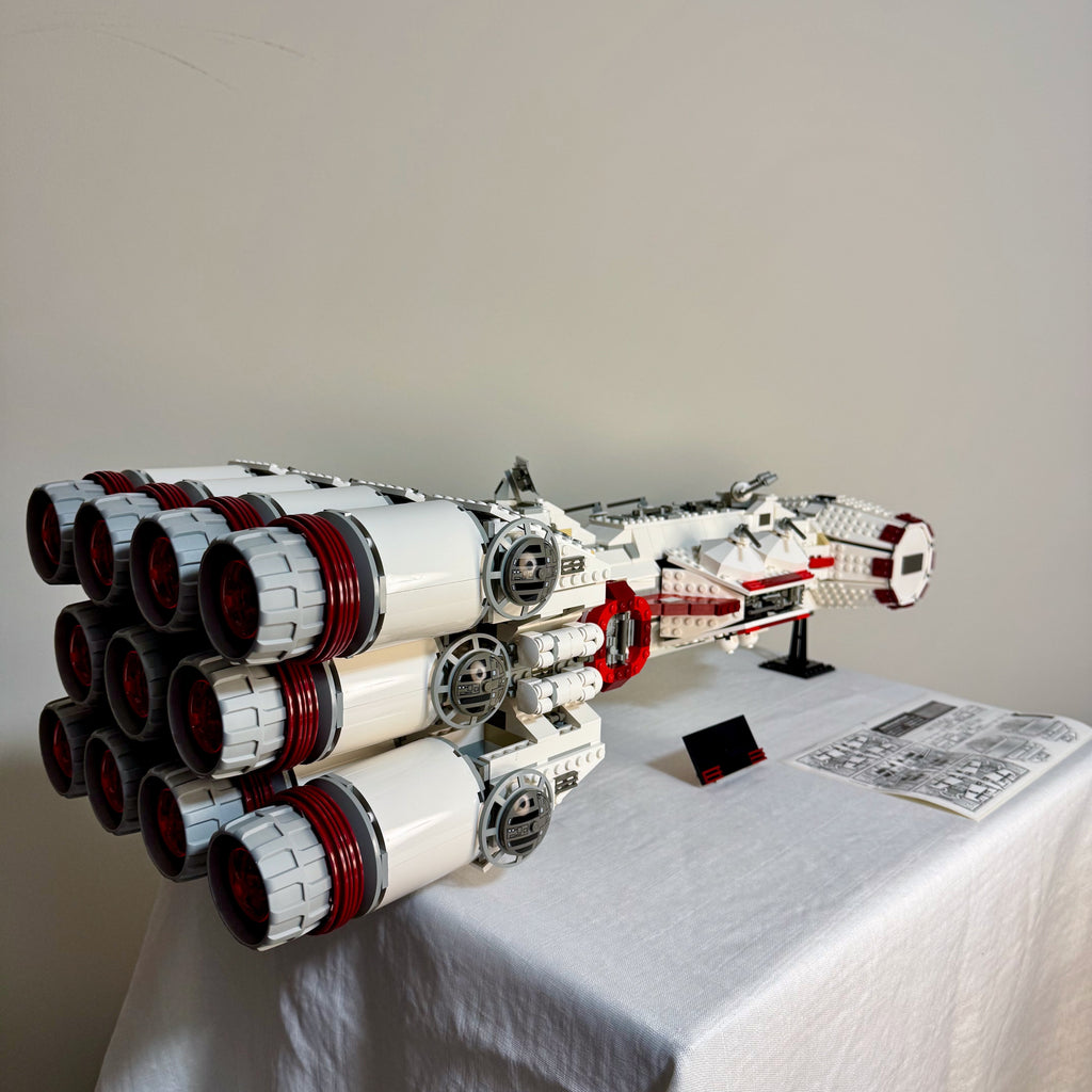 10019 (Used 100% Complete) LEGO Star Wars UCS Rebel Blockade Runner