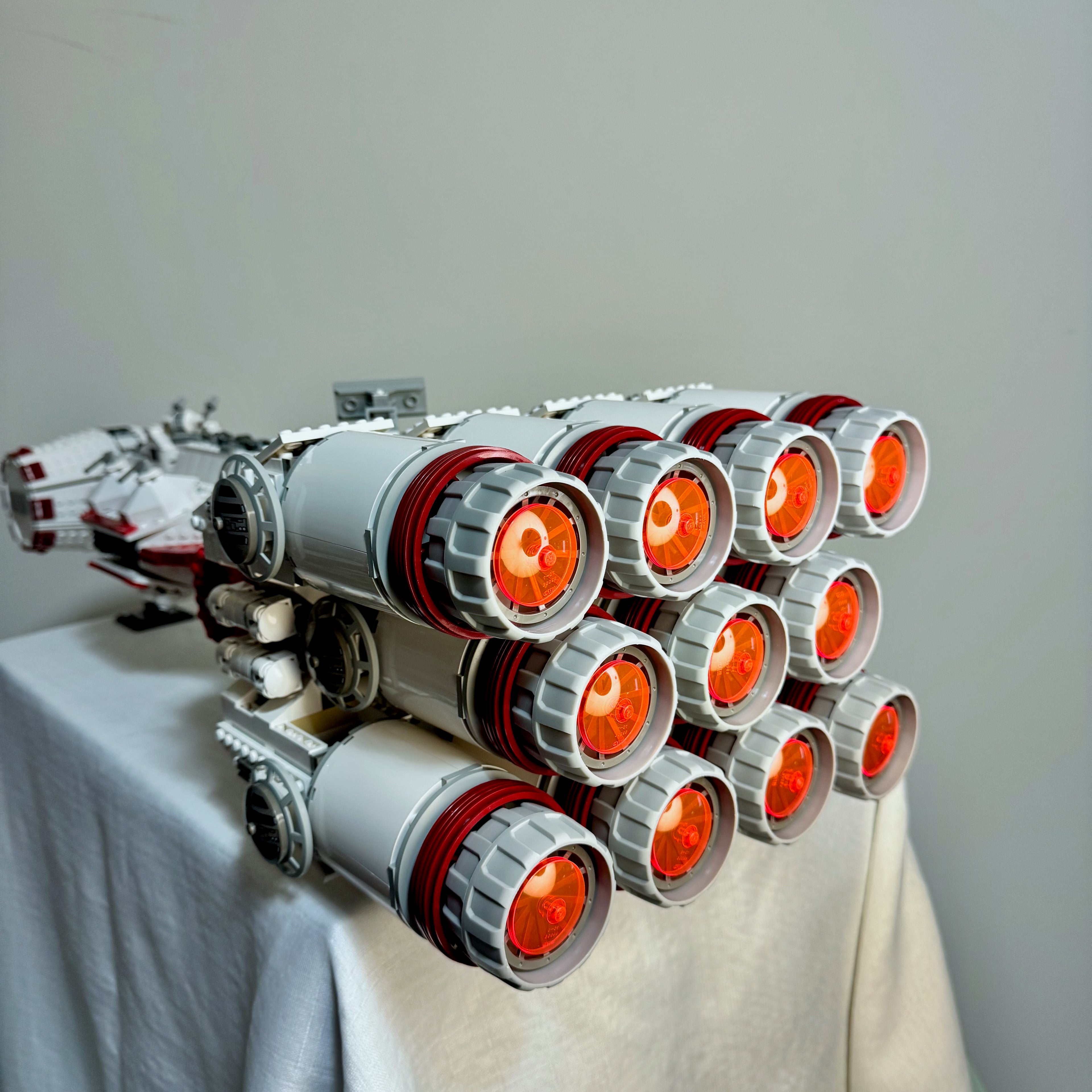 10019 (Used 100% Complete) LEGO Star Wars UCS Rebel Blockade Runner