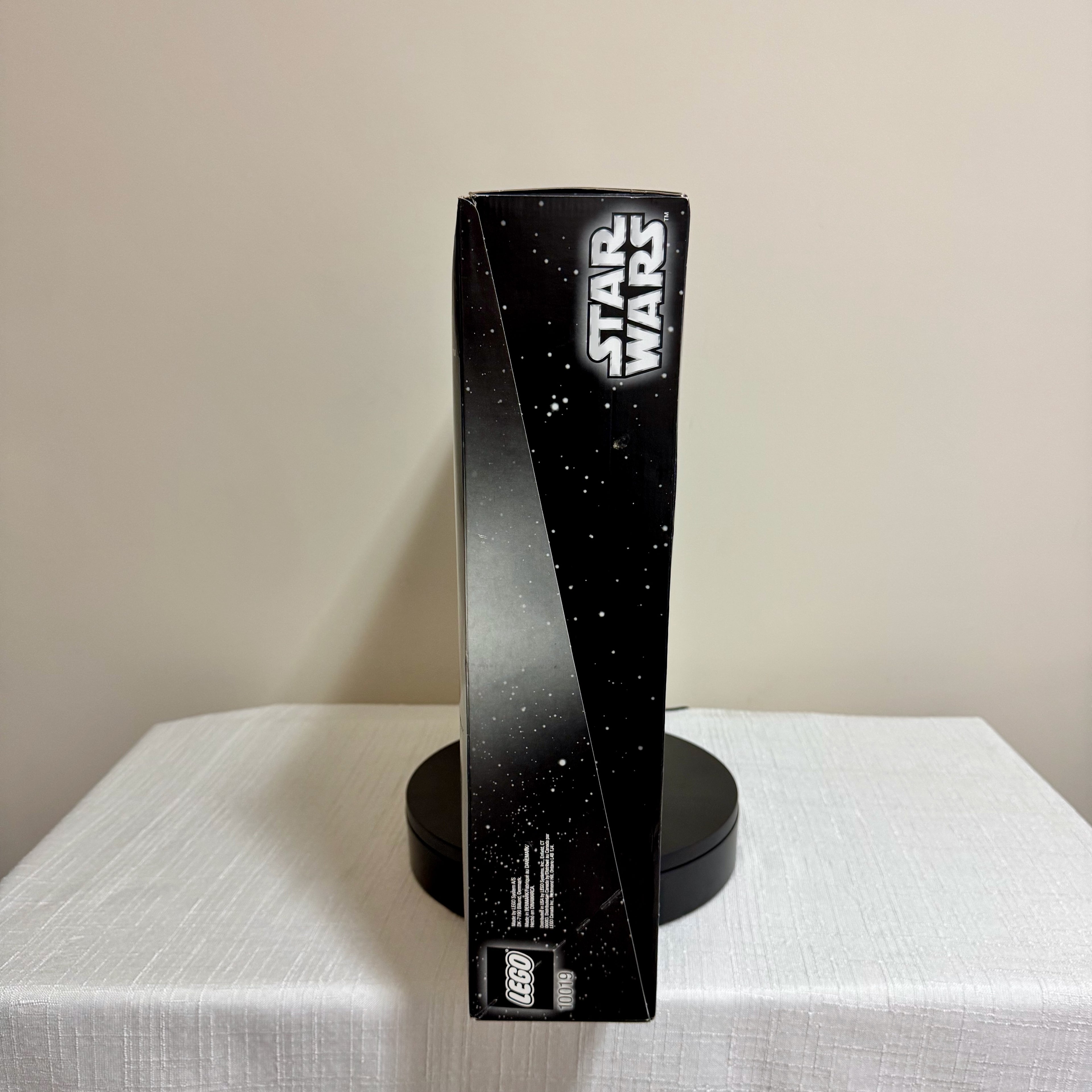 10019 (Used 100% Complete) LEGO Star Wars UCS Rebel Blockade Runner