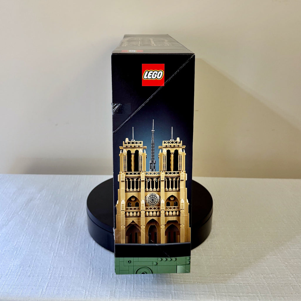 21061 (NISB) LEGO Architecture Notre Dame Cathedral