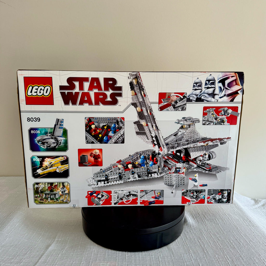 8039 (NISB) LEGO Star Wars The Clone Wars Venator-Class Republic Attack Cruiser